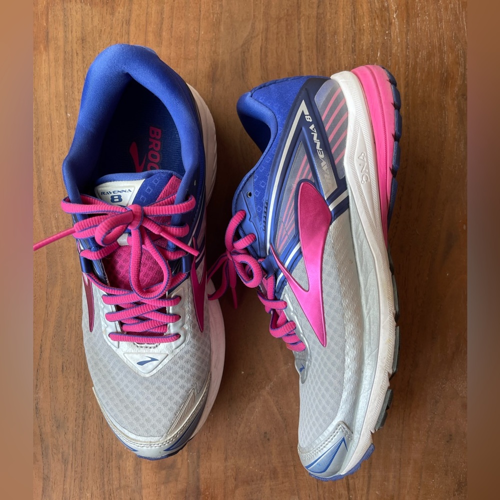 Brooks Womens White Blue Pink Glycerin/Atrena Athletic Running Shoes